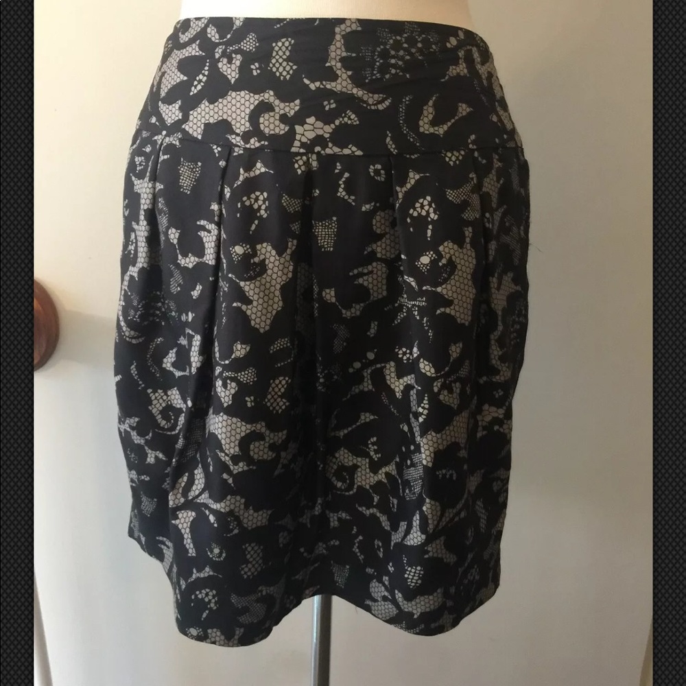 Black Silk Skirt- Banana Republic 10P Pockets